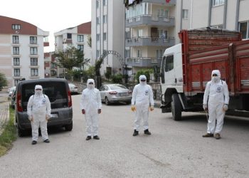 Günde 5 bin binayı dezenfekte ediyorlar
