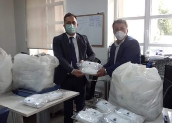 İnegöl’de kırsal mahallelere maske desteği sürüyor