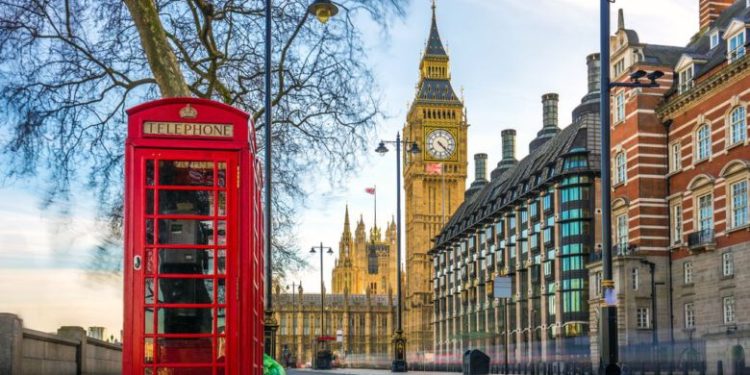 Londra’da Türk mahallesinde yangın