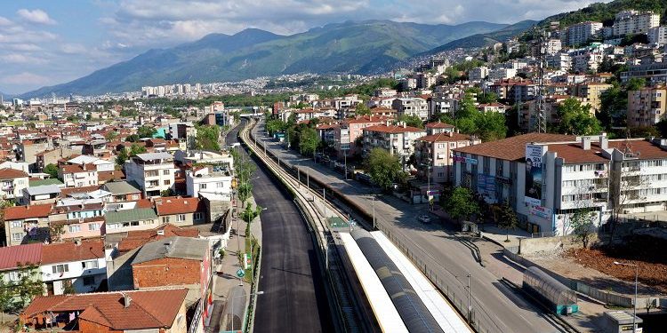 Bursa’da trafik durdu, yollar hayat buldu