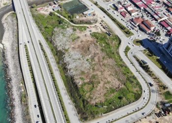 35 yıllık çöplükte şimdi çiçekler açacak