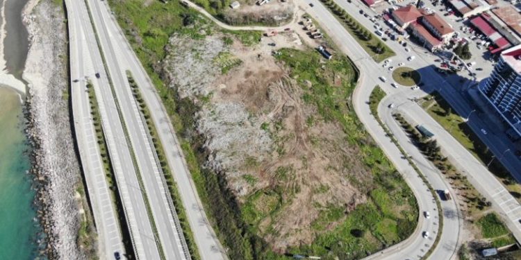 35 yıllık çöplükte şimdi çiçekler açacak