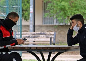 Ceza kesilirken polisi böyle izledi