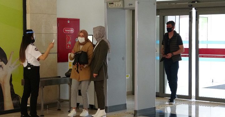 Bursa’da çocuk bezi almak için AVM’ye koştular!