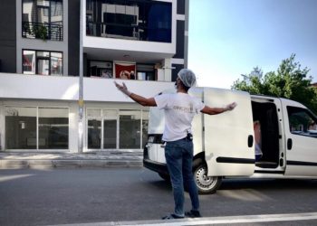 Bursalı fenomen ekmek dağıtıcısı: Yıldız Tilbe ile düet yapmak istiyorum