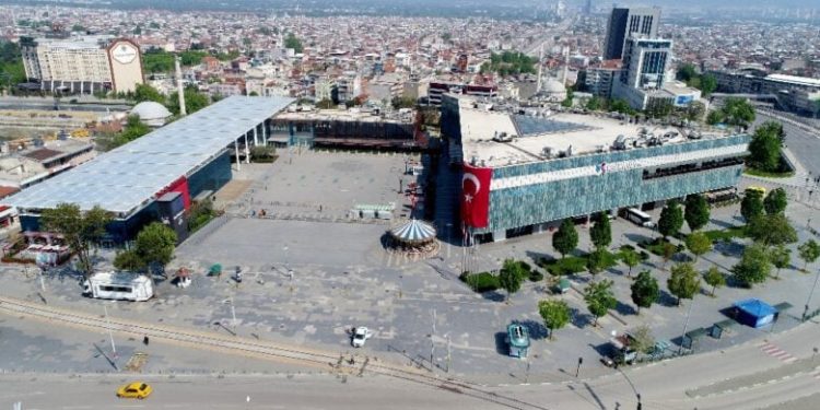Bursa’da 1 Mayıs’ta meydanlar boş kaldı
