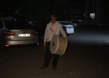 Bursa’da gönüllü davulcular sokaklarda