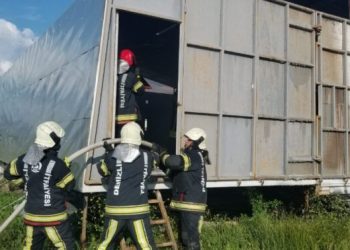 Denizli’de hafif hava aracı hangarında yangın