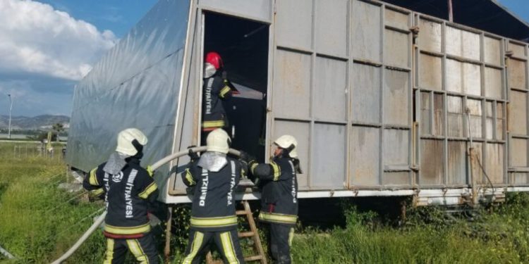 Denizli’de hafif hava aracı hangarında yangın