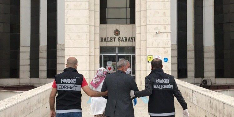 Edremit’te uyuşturucu operasyonunda 2 tutuklama
