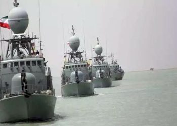 İran ordusu kendi gemisini vurdu!