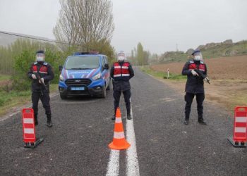 Toplu cenaze namazı kılınan köyde, 60 koronavirüs hastasının tedavisi sürüyor