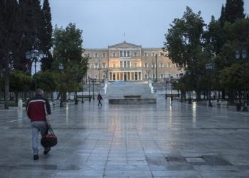 Komşu, 42 gün sonra sokağa çıkıyor