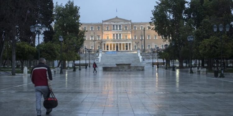 Komşu, 42 gün sonra sokağa çıkıyor