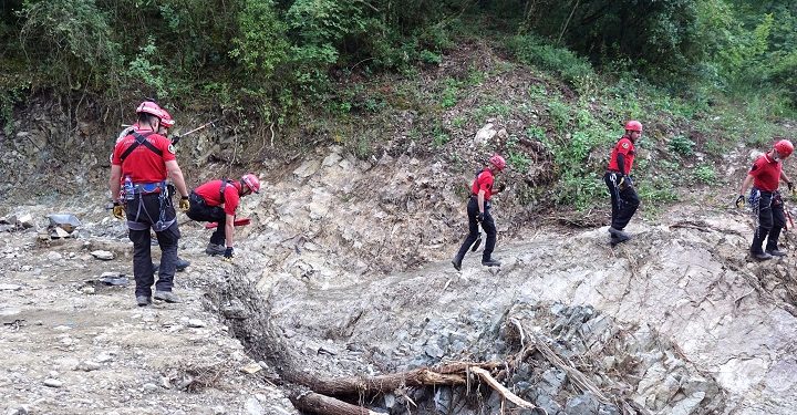 Bursa’da sel alarmı! Derya’yı arama çalışmalarına ara verildi