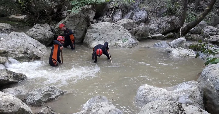 Derya’yı bulmak için 2 kilometrelik alanda arama yapılıyor