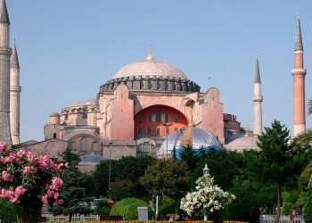 AK Parti ‘Ayasofya açılsın’ önergesini reddetti