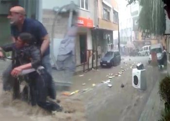 Bursa’yı sel vurdu!