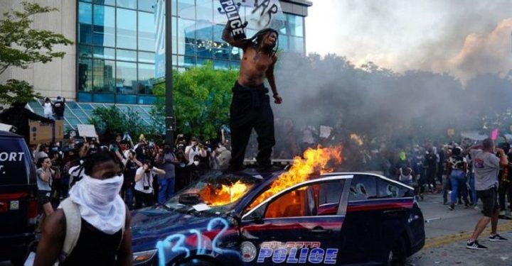 Amerika yanıyor, ırkçılığa isyan dinmiyor!