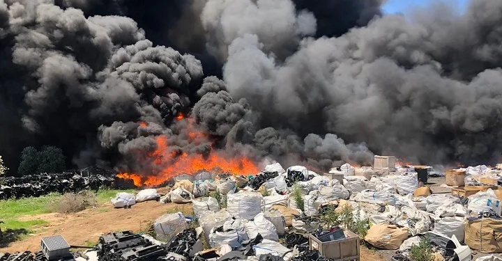Bursa’da geri dönüşüm tesislerinde büyük yangın