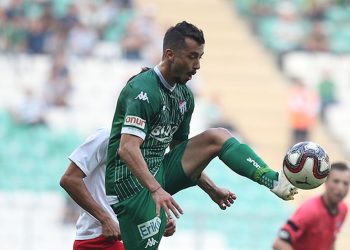 Emirhan Aydoğan hocasından forma bekliyor