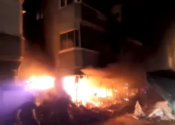 Bursa’da çiçekçide yangın!