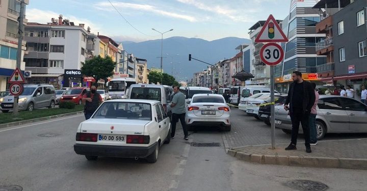 Bursa’da alacaklı oldukları adamı kaçırmaya çalıştılar!
