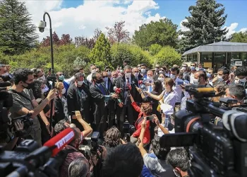 “Baroların siyasallaşmasının önü açılıyor”