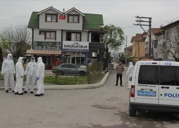 Köyde nişan yaptılar, 300 hane karantinada