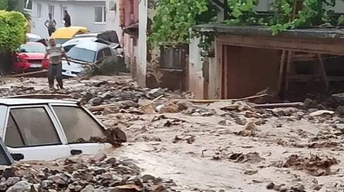 Son Dakika: 1 Kişi Selde Can Verdi