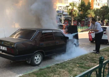 Bursa’da seyir halindeki araç yandı!