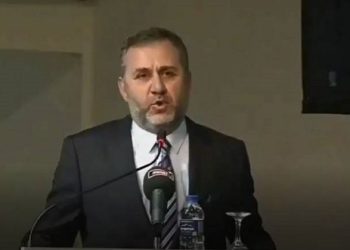 Erdoğan isterse görevi bırakırım demişti, istifa etti