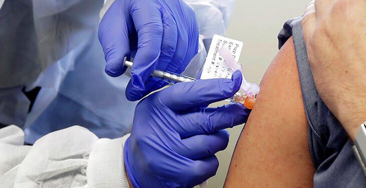 Bilim kurulu üyesi, aşı için tarih verdi