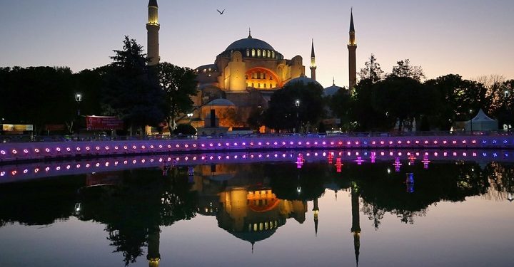 Ayasofya’da tarihi gün…