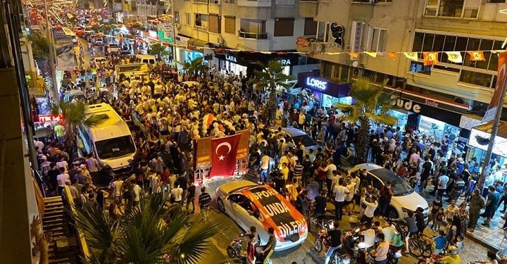 Şampiyonluk kutlamasına koronavirüs soruşturması