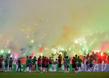 Bursaspor taraftarı şov yaptı