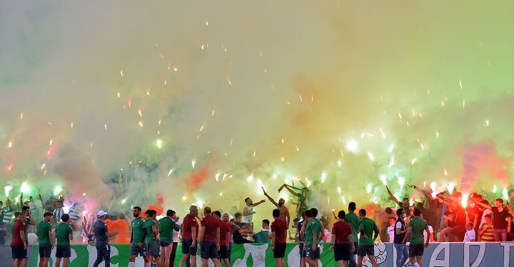 Bursaspor taraftarı şov yaptı