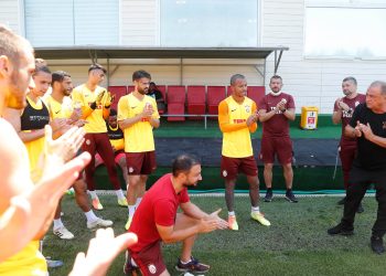 Galatasaray’da bir ayrılık daha