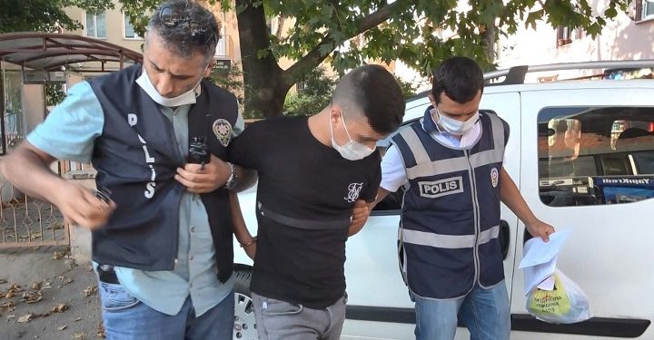 İş ilanı verip, tanıştığı kadınları dolandırdı