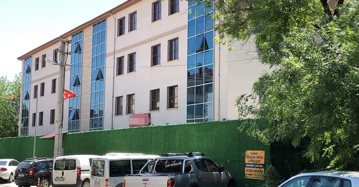 Yatalak hastayı tazyikli suyla öldürdüler iddiası