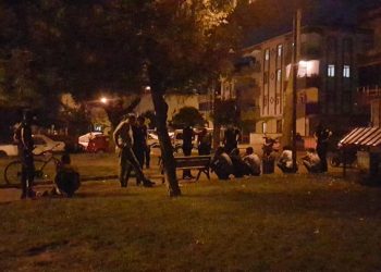 Bursa’da parkta uyuşturucu alemi