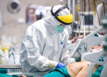 Koronavirüsün kalbe zarar verdiği tespit edildi