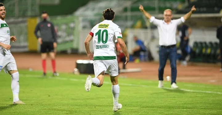 Bursaspor kritik deplasmandan kayıpsız döndü