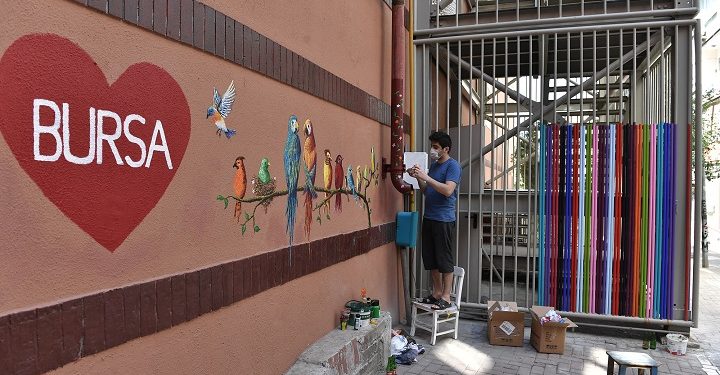 Osmangazi’de sokaklar sanatla renklendi