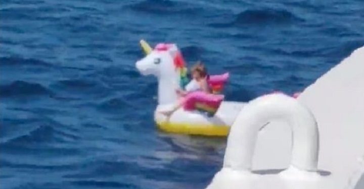 5 yaşındaki kız çocuğu denizin ortasında bulundu