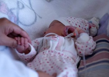 2 günlük bebeği sokağa terk ettiler