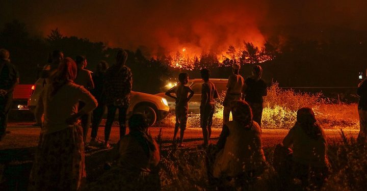 İzmir’de alevler 58 aracı kül etti!