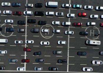 Tatilciler dönüyor… Bursa’da araç yoğunluğu havadan görüntülendi