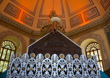 Bursa’da “alp kıyafetli” saygı nöbeti başlıyor