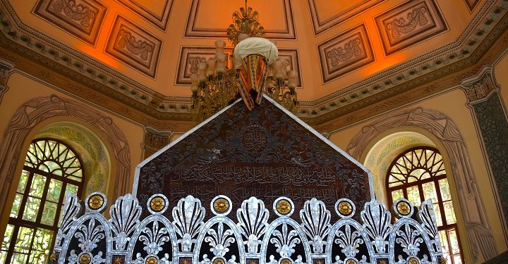 Bursa’da “alp kıyafetli” saygı nöbeti başlıyor